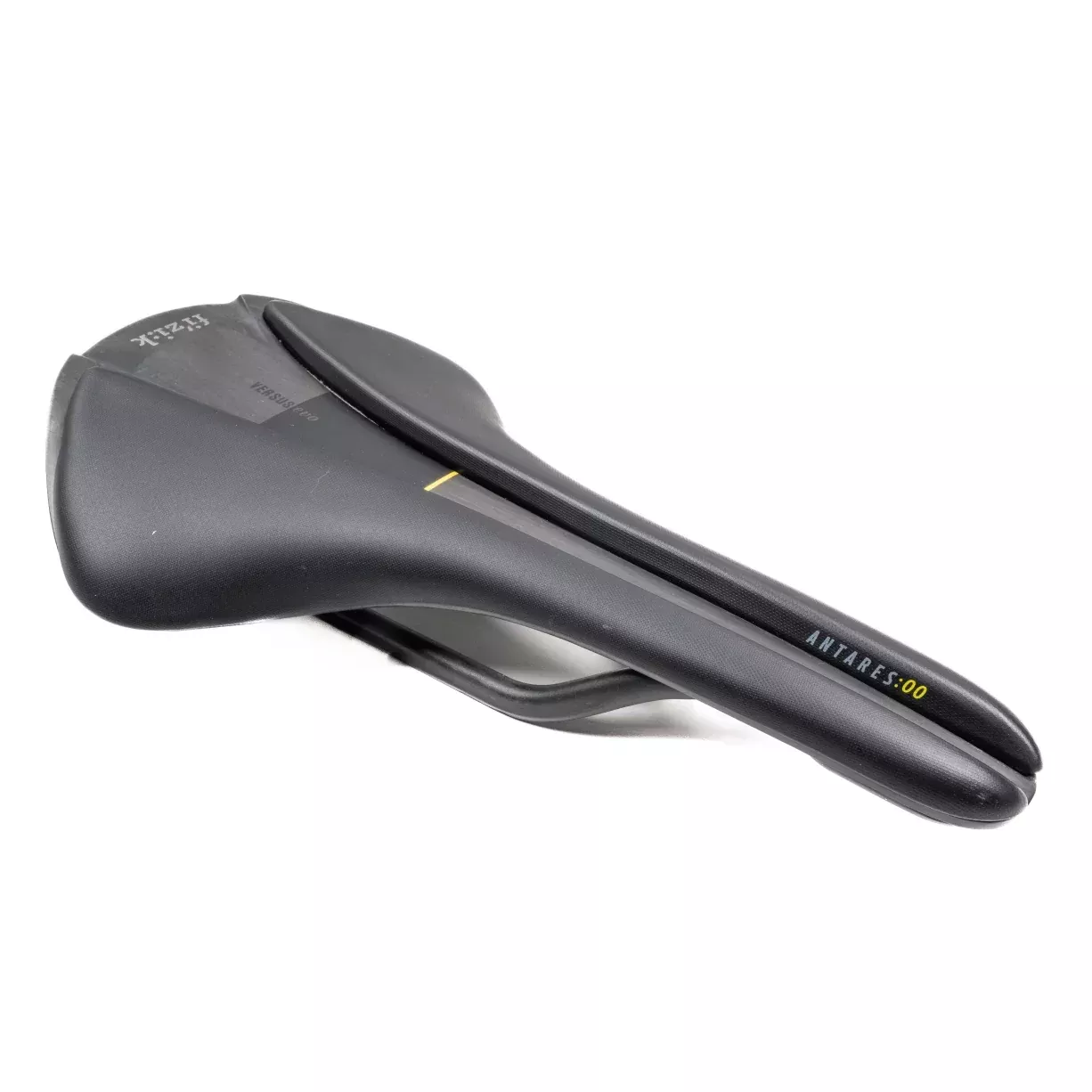 Fi'zi:k Antares 00 Versus Evo Saddle